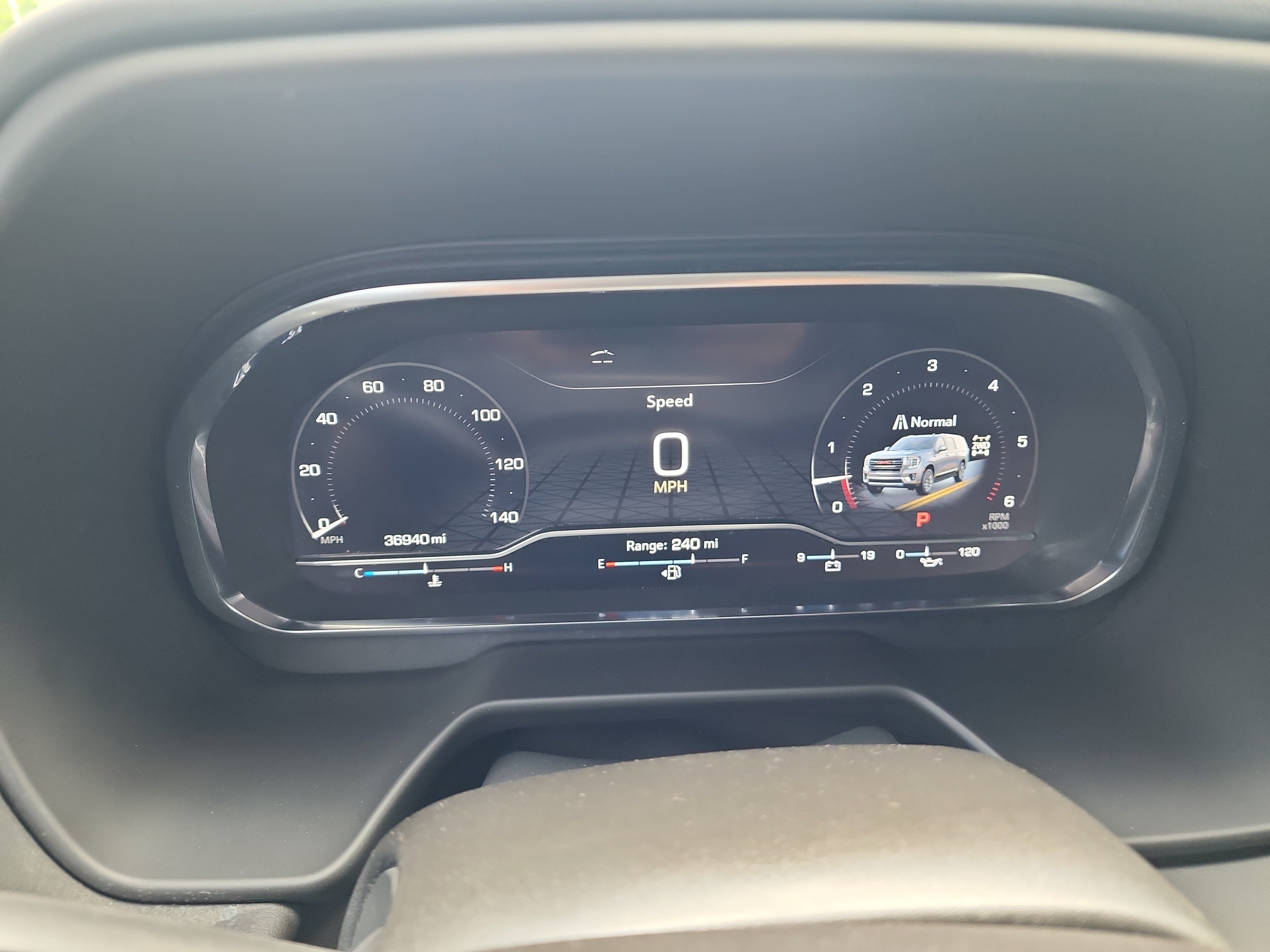 Certified 2024 GMC Yukon XL SLT w/ SLT Luxury Package AWD/4WD image 19