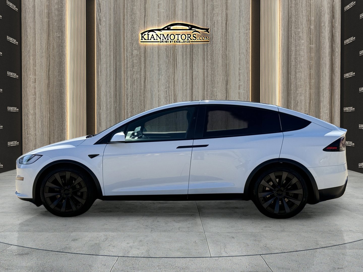 Used 2023 Tesla Model X image 4