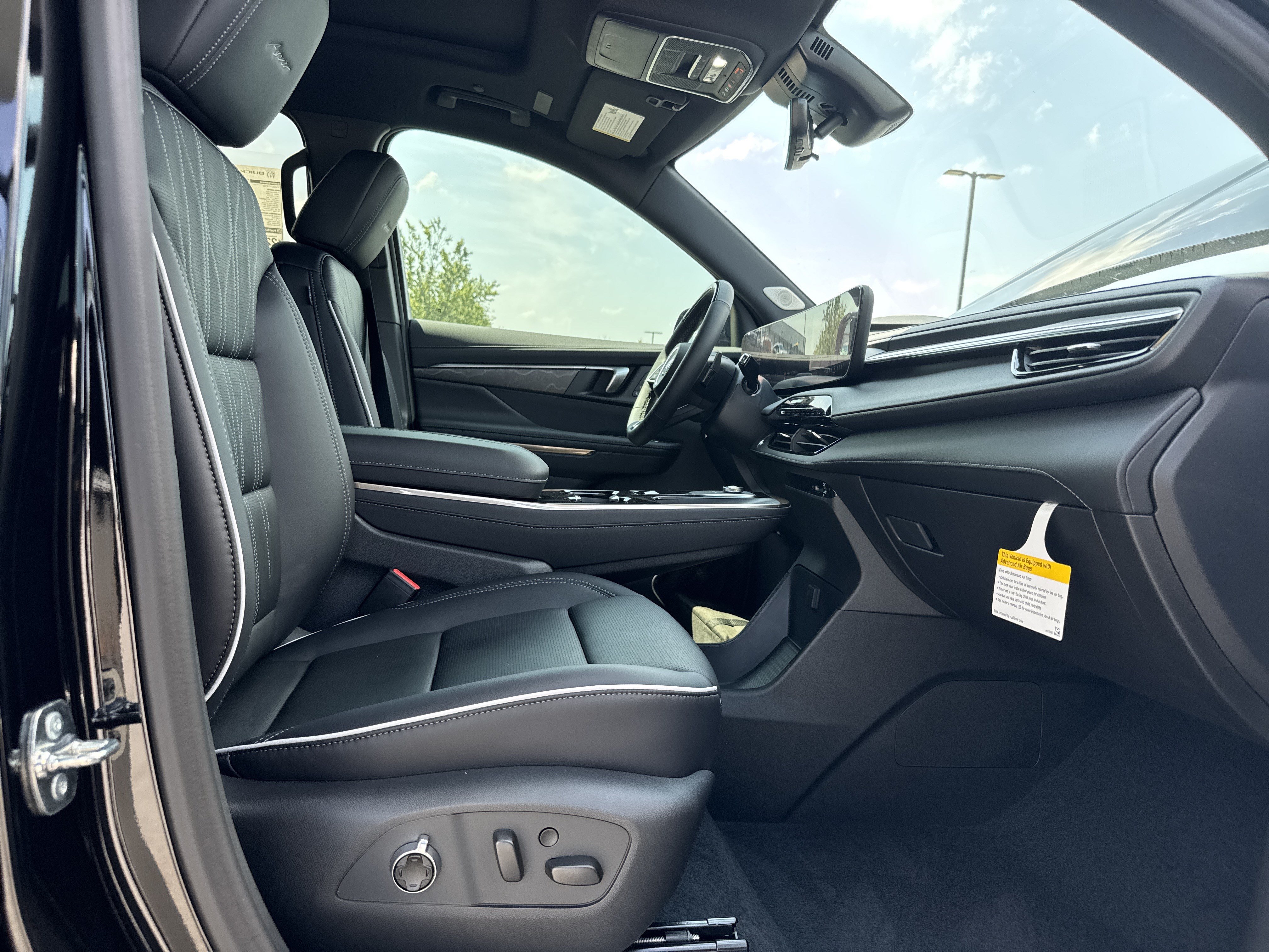 New 2026 Buick Enclave Avenir w/ Super Cruise Package FWD image 29