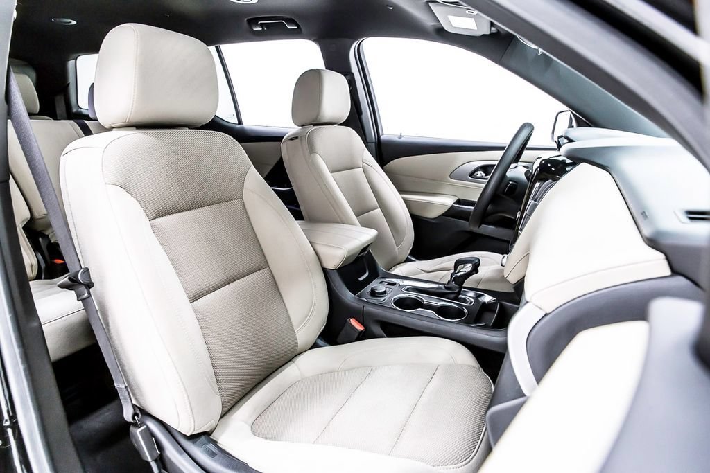 Used 2023 Chevrolet Traverse LS w/ Safety Package FWD image 31