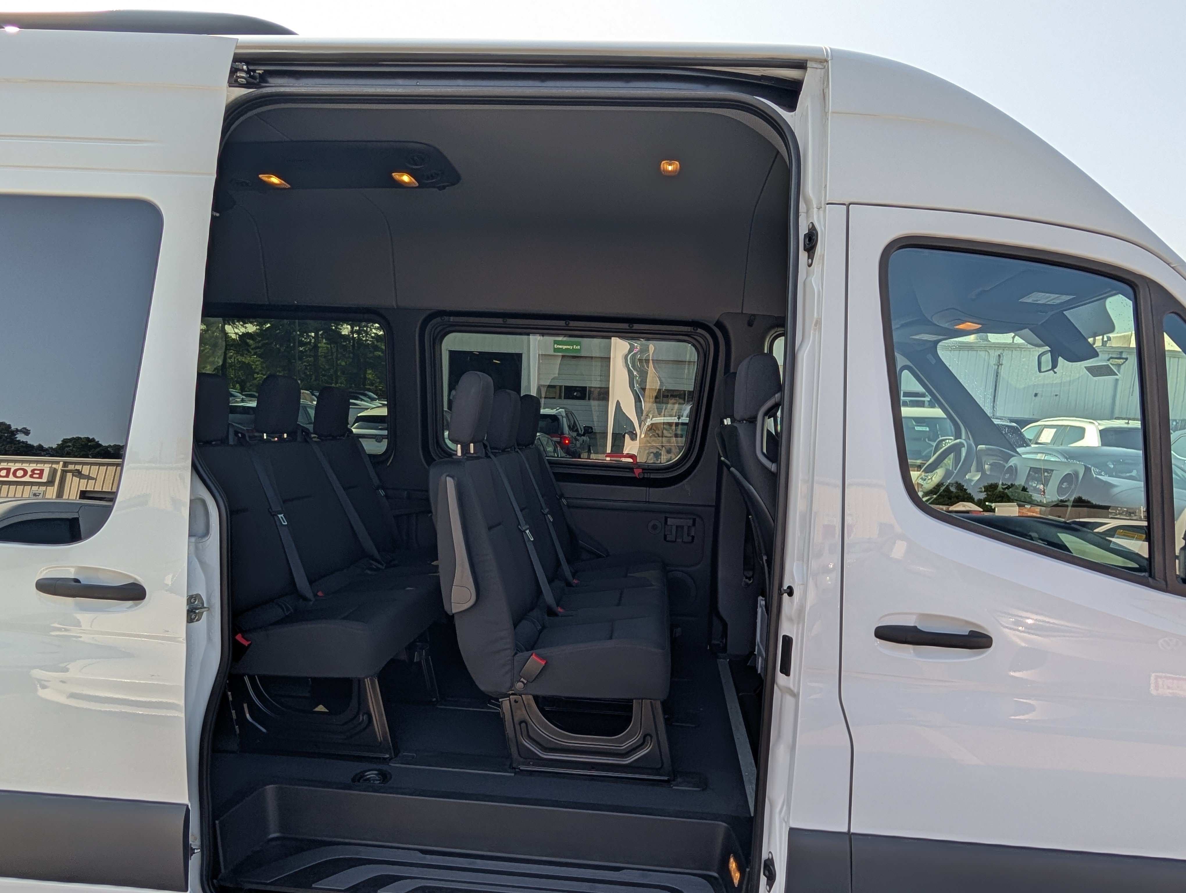 Used 2024 Mercedes-Benz Sprinter 2500 image 12