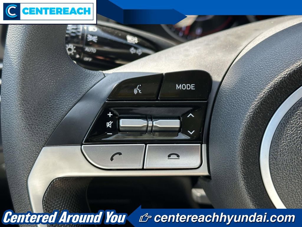 Used 2023 Hyundai Elantra SEL w/ Preferred Accessory Package FWD image 17
