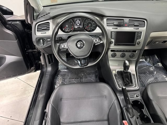 Used 2016 Volkswagen Golf S FWD image 17