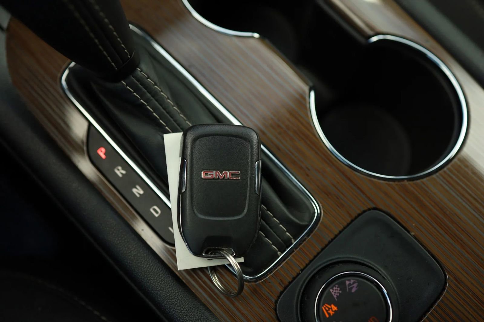 Used 2018 GMC Acadia SLE image 42