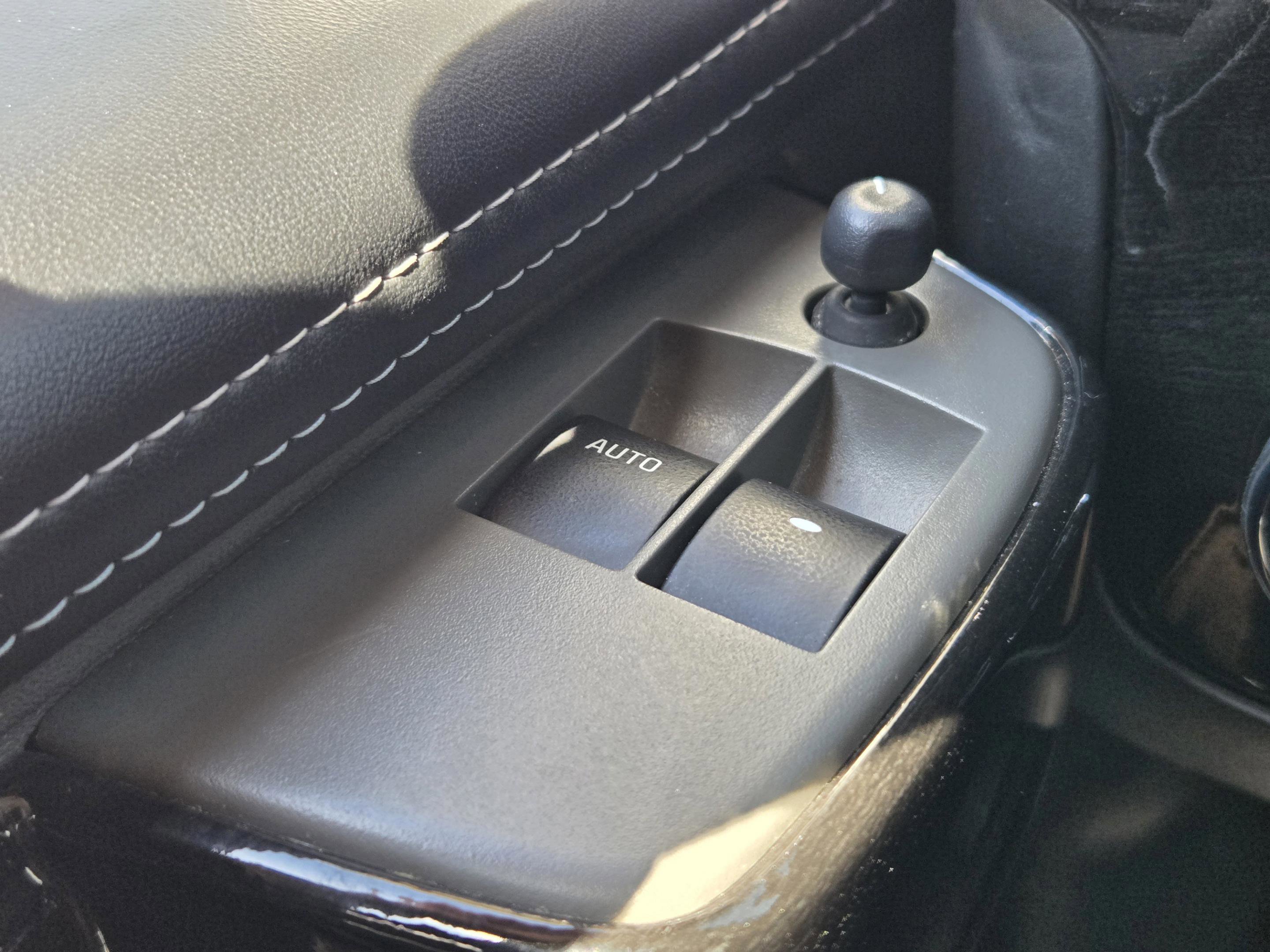 Used 2023 Chevrolet Express 2500 image 32