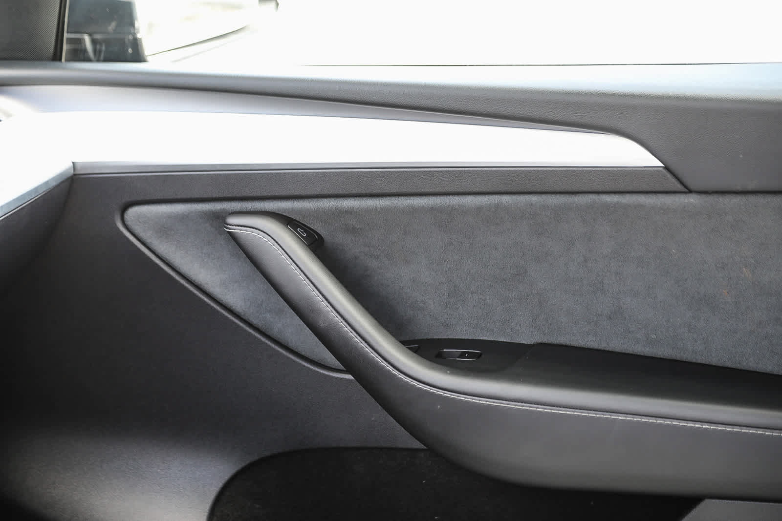 Used 2025 Tesla Model Y Performance AWD/4WD image 21