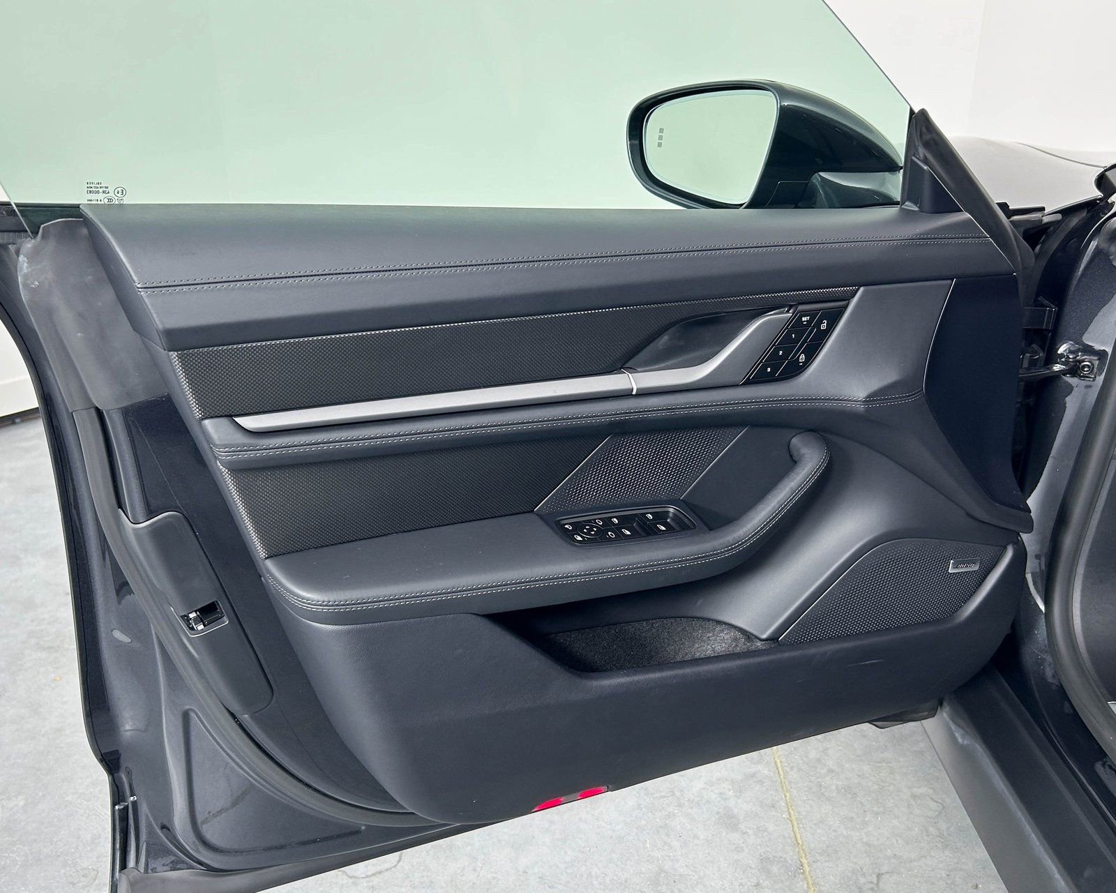 Used 2025 Porsche Taycan 4S image 14