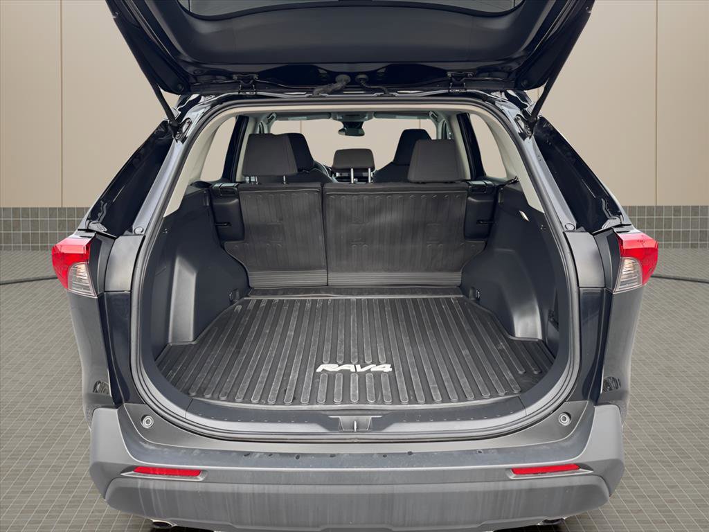 Used 2024 Toyota RAV4 LE image 17