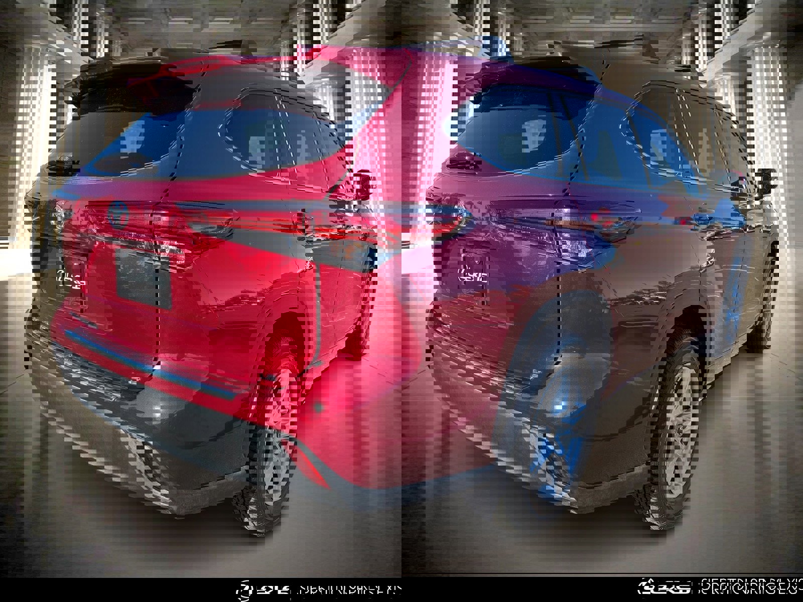 Used 2021 Toyota Highlander LE image 4