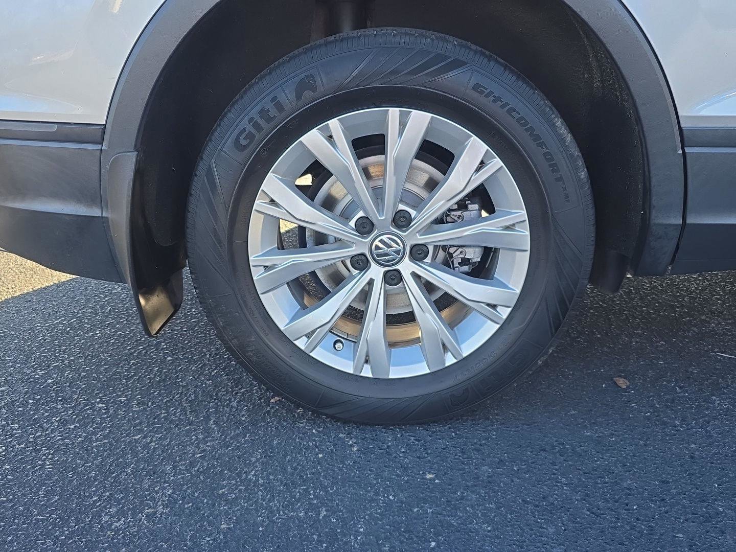 Used 2020 Volkswagen Tiguan S image 5