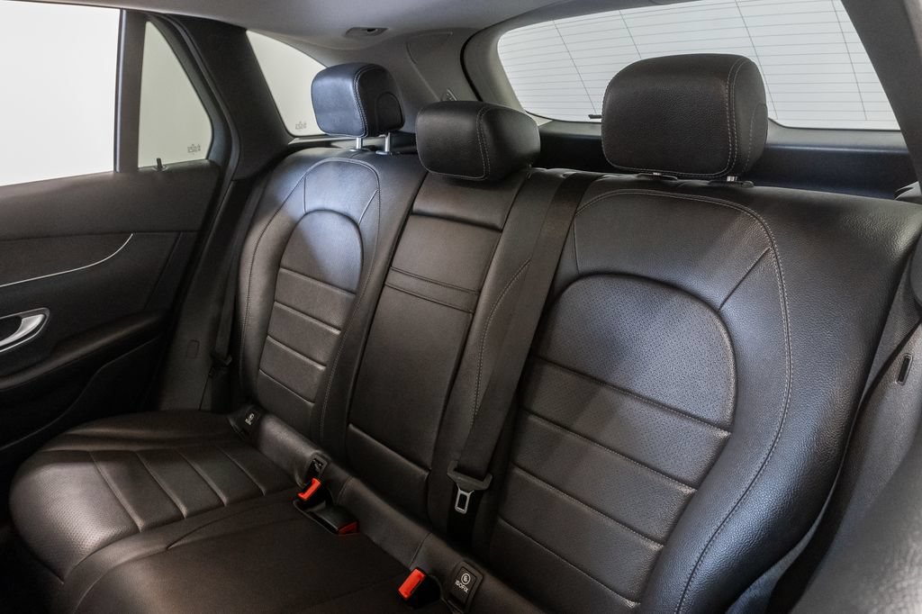 Used 2021 Mercedes-Benz GLC 300 4MATIC w/ Premium Package image 27