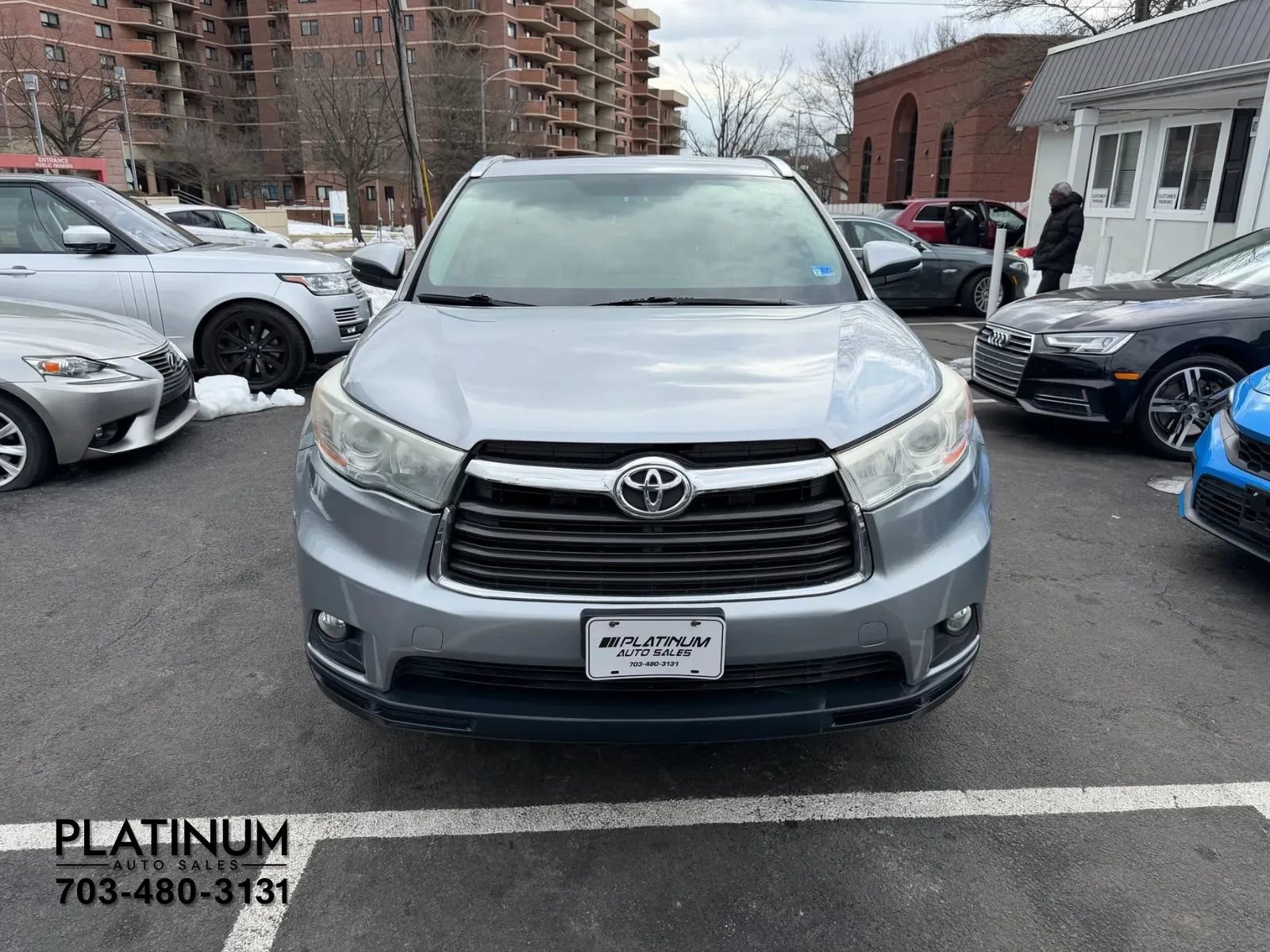 Used 2016 Toyota Highlander XLE image 4