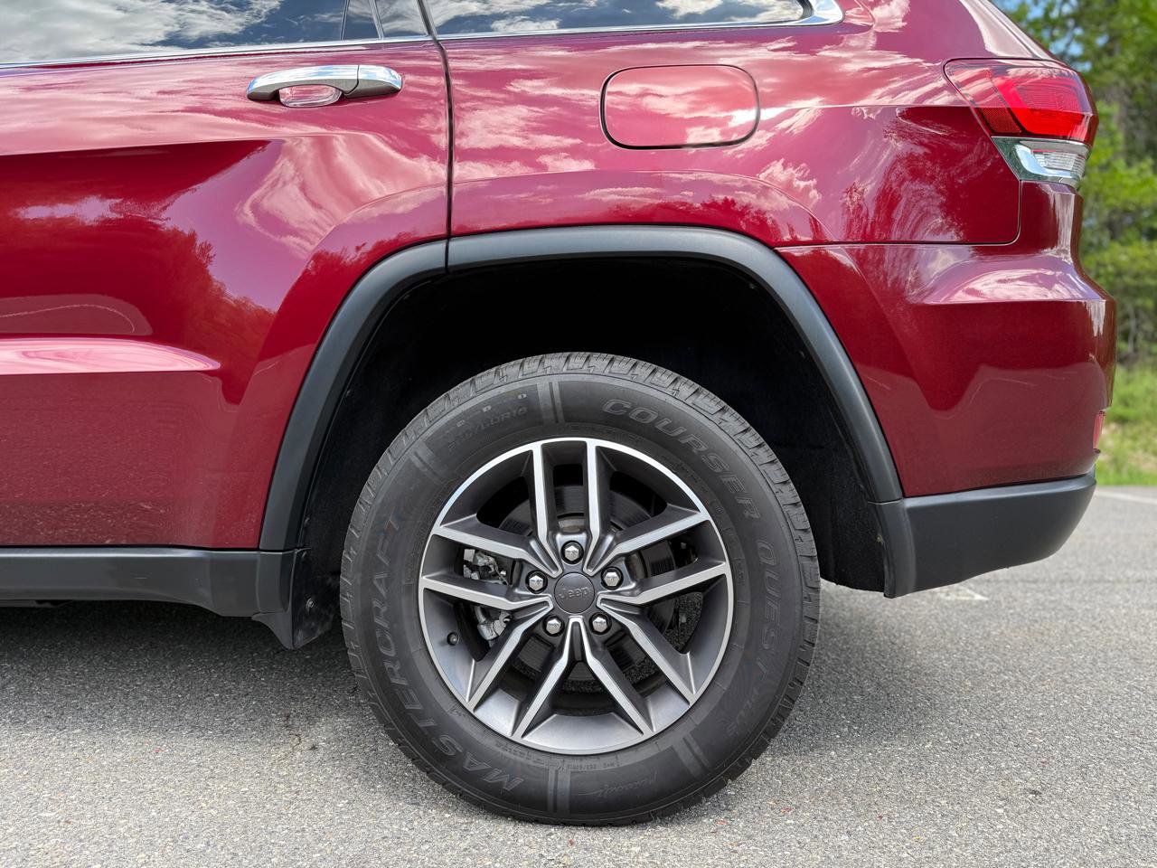 Used 2021 Jeep Grand Cherokee Limited AWD/4WD image 8