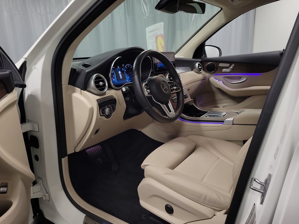 Used 2022 Mercedes-Benz GLC 300 4MATIC w/ Premium Package Lite image 12