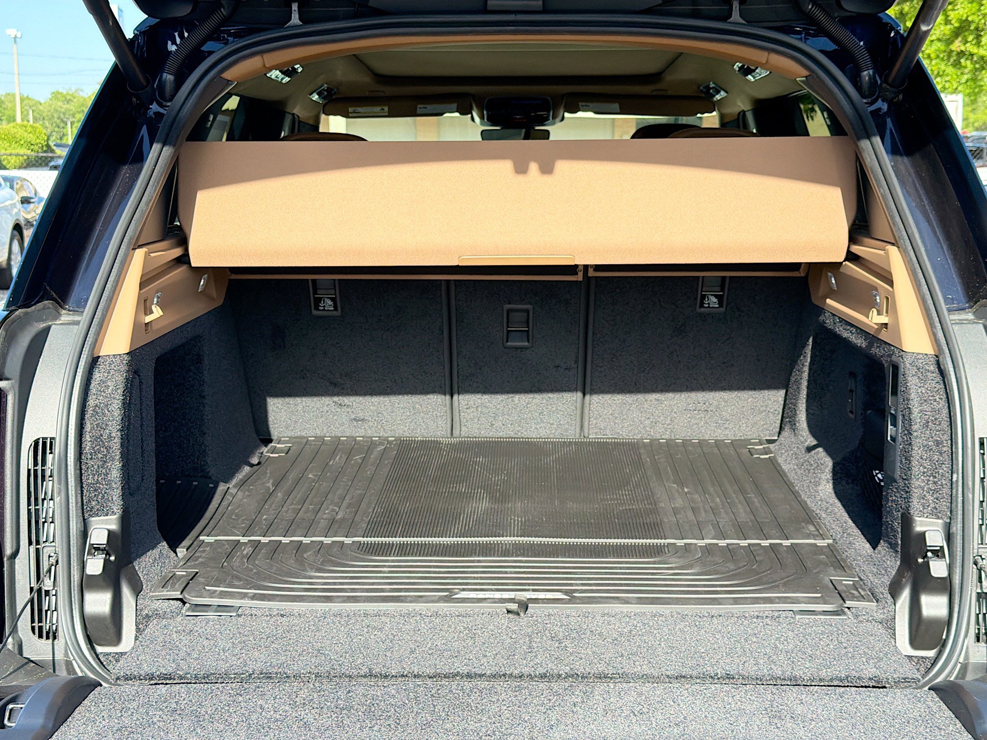 New 2026 Land Rover Range Rover SE image 11