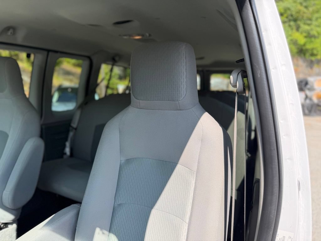 Used 2014 Ford E-350 and Econoline 350 XLT RWD image 9