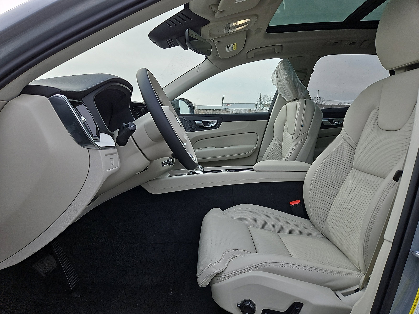 New 2026 Volvo XC60 B5 Ultra w/ Protection Package Premier AWD/4WD image 11