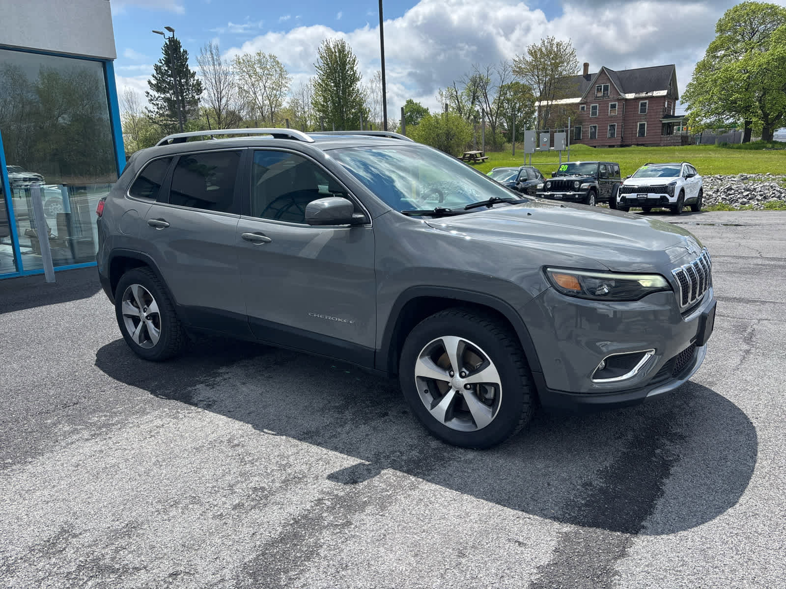 Used 2021 Jeep Cherokee Limited AWD/4WD image 4