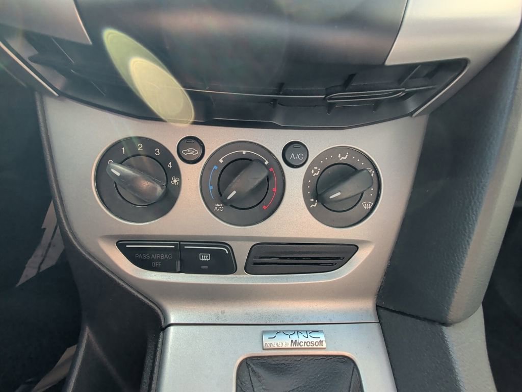 Used 2012 Ford Focus SE FWD image 20