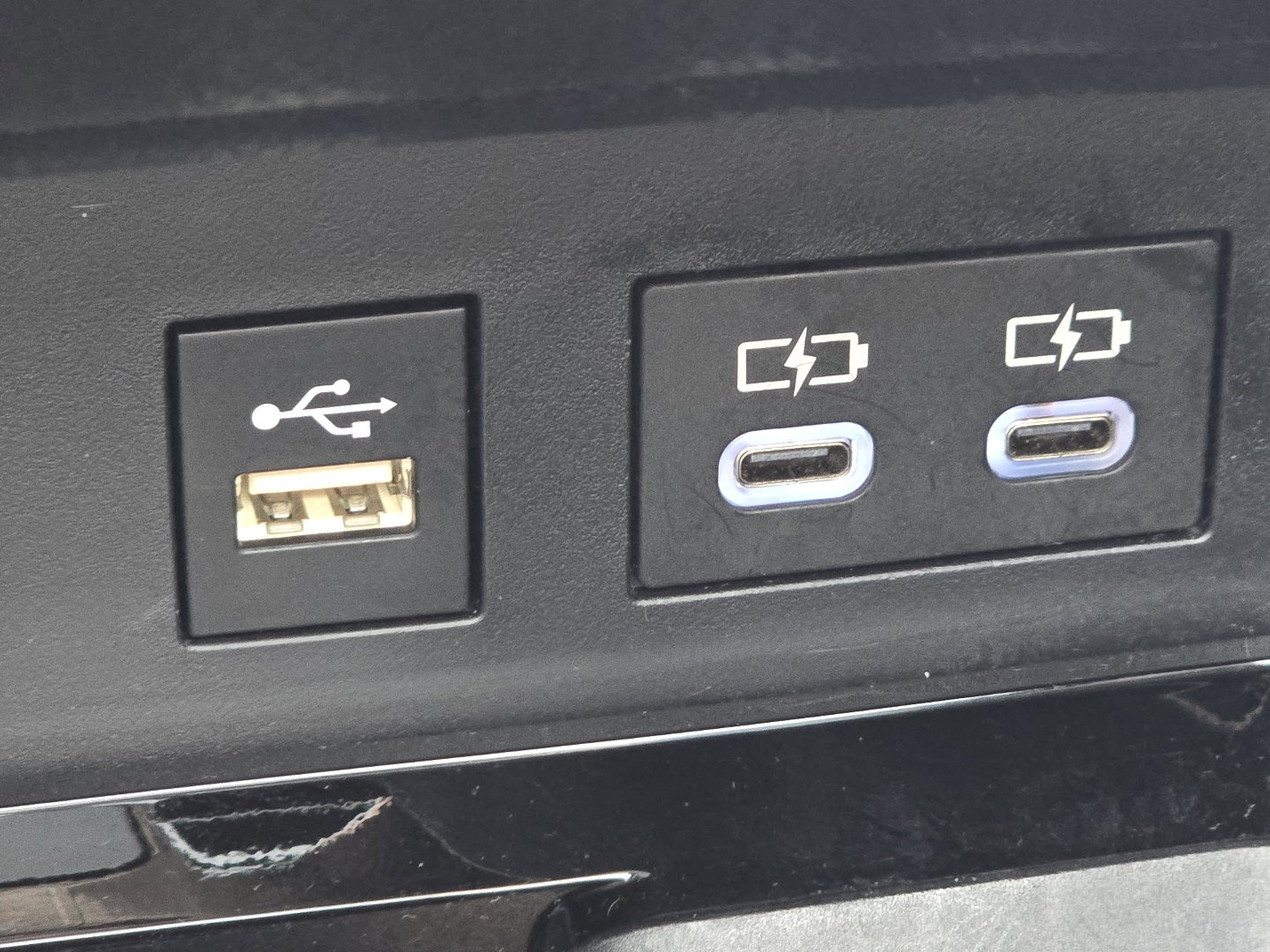 Used 2025 Toyota Camry XSE image 7