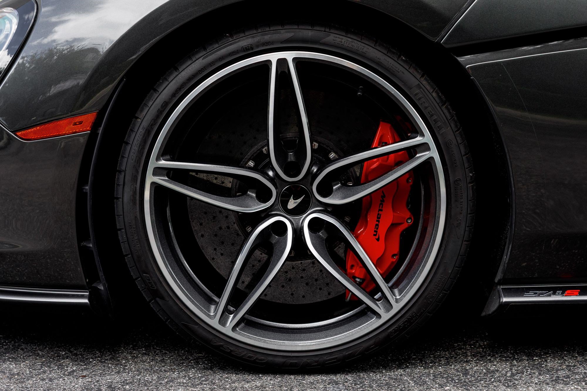 Used 2019 McLaren 570S Coupe RWD image 14
