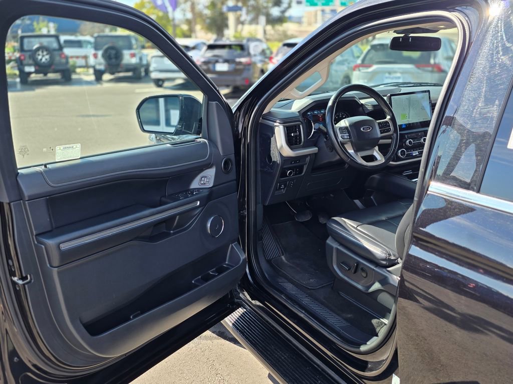 Used 2024 Ford Expedition Max XLT image 38