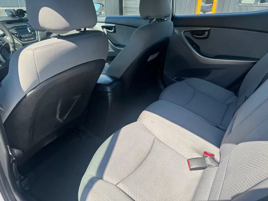 Used 2013 Hyundai Elantra GLS w/ Preferred Pkg FWD image 6