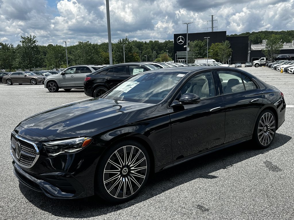 New 2026 Mercedes-Benz E 450 4MATIC Sedan image 4