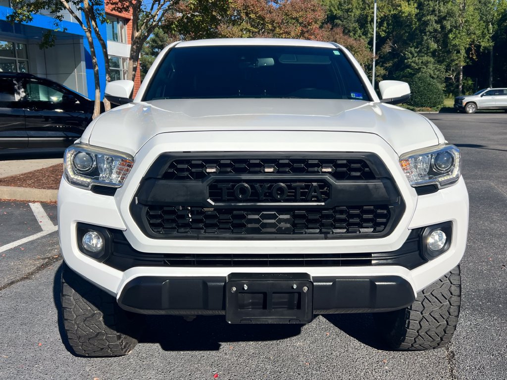 Used 2020 Toyota Tacoma TRD Off-Road AWD/4WD image 4