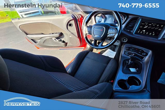 Used 2023 Dodge Challenger SXT RWD image 11