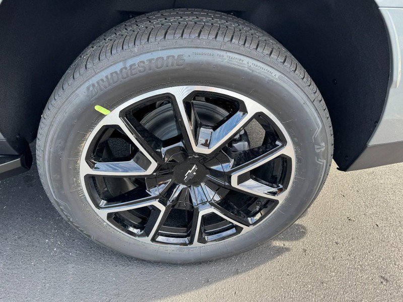 New 2026 Chevrolet Suburban RST w/ Comfort Package AWD/4WD image 32