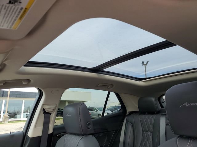 Certified 2023 Buick Envision Avenir image 6