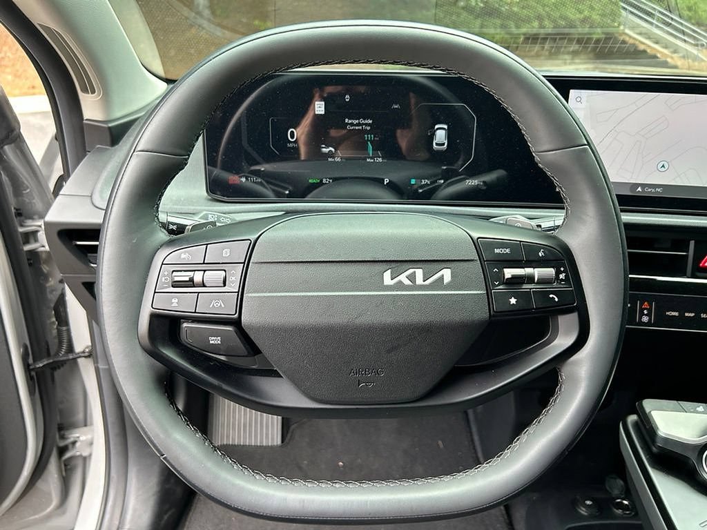 Used 2025 Kia EV6 Light RWD image 7