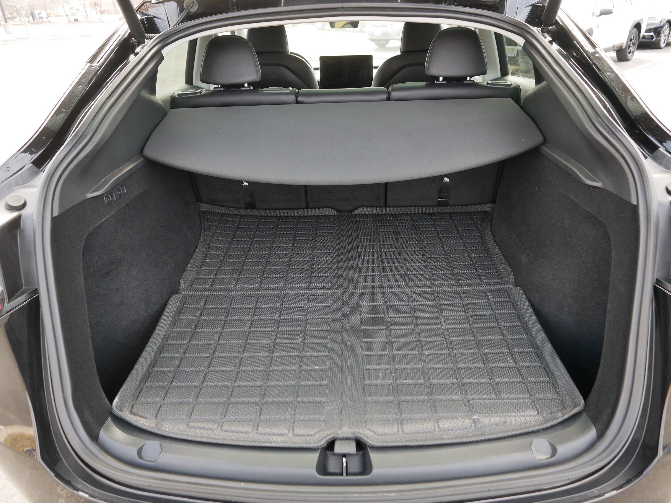 Used 2024 Tesla Model Y Long Range image 18