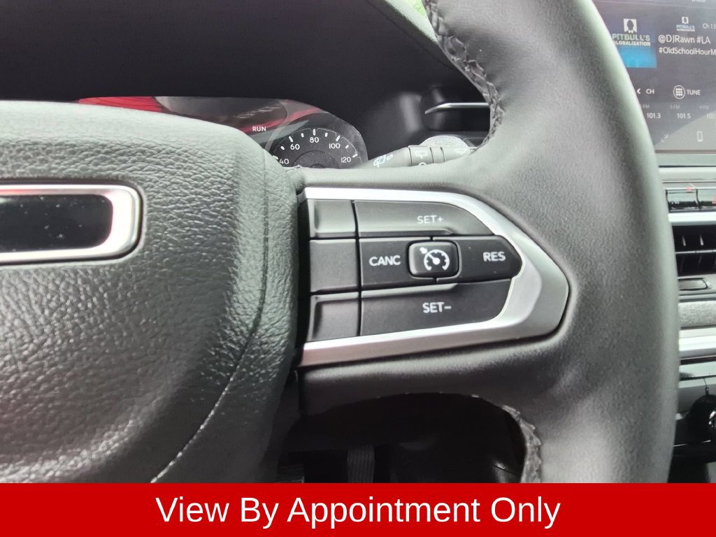Used 2025 Jeep Compass Latitude AWD/4WD image 18