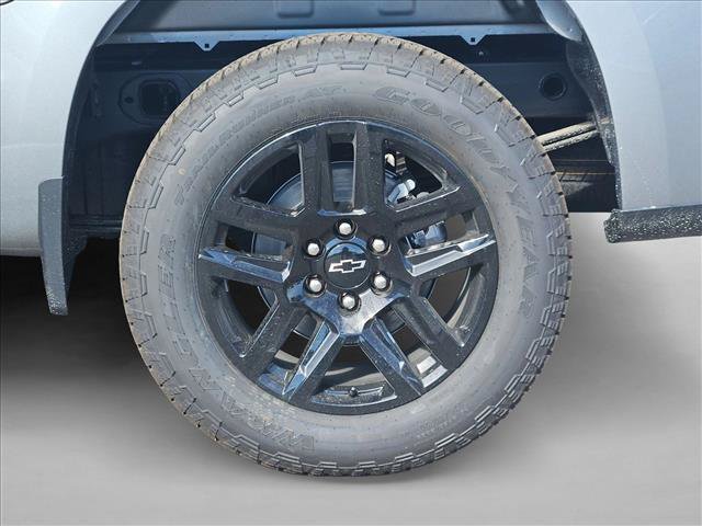 New 2026 Chevrolet Silverado 1500 Custom w/ Turbomax Blackout Package AWD/4WD image 10