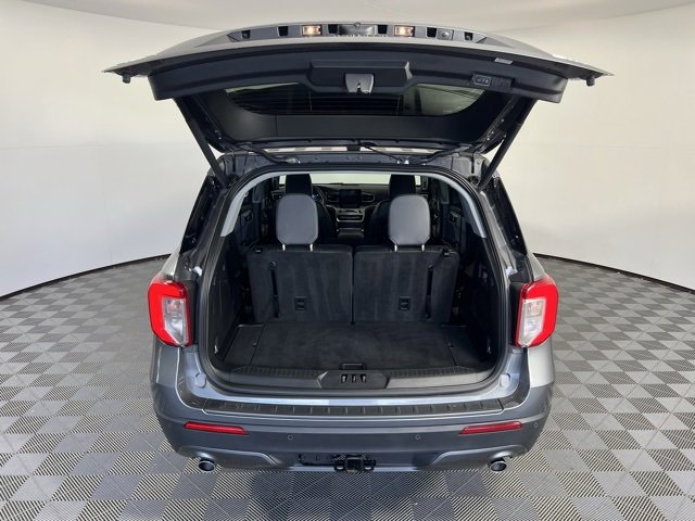 Used 2023 Ford Explorer XLT w/ XLT Sport Appearance Package image 9