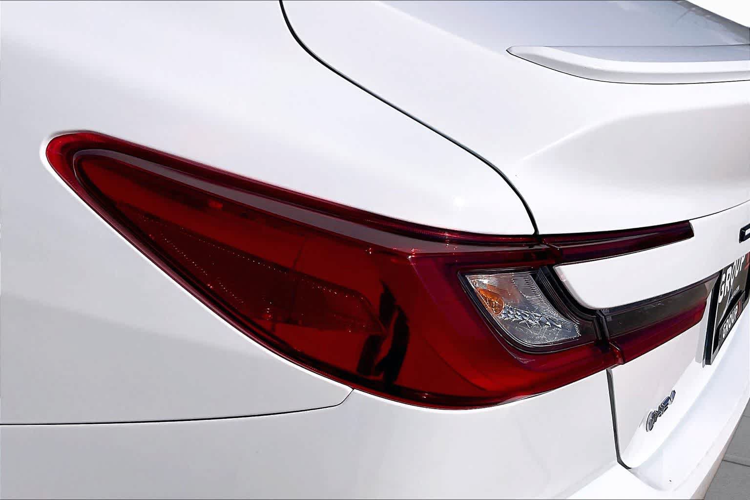 Used 2025 Toyota Camry SE FWD image 27