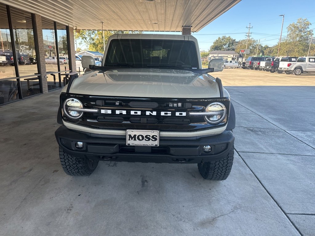 New 2025 Ford Bronco Outer Banks w/ Sasquatch Package image 2