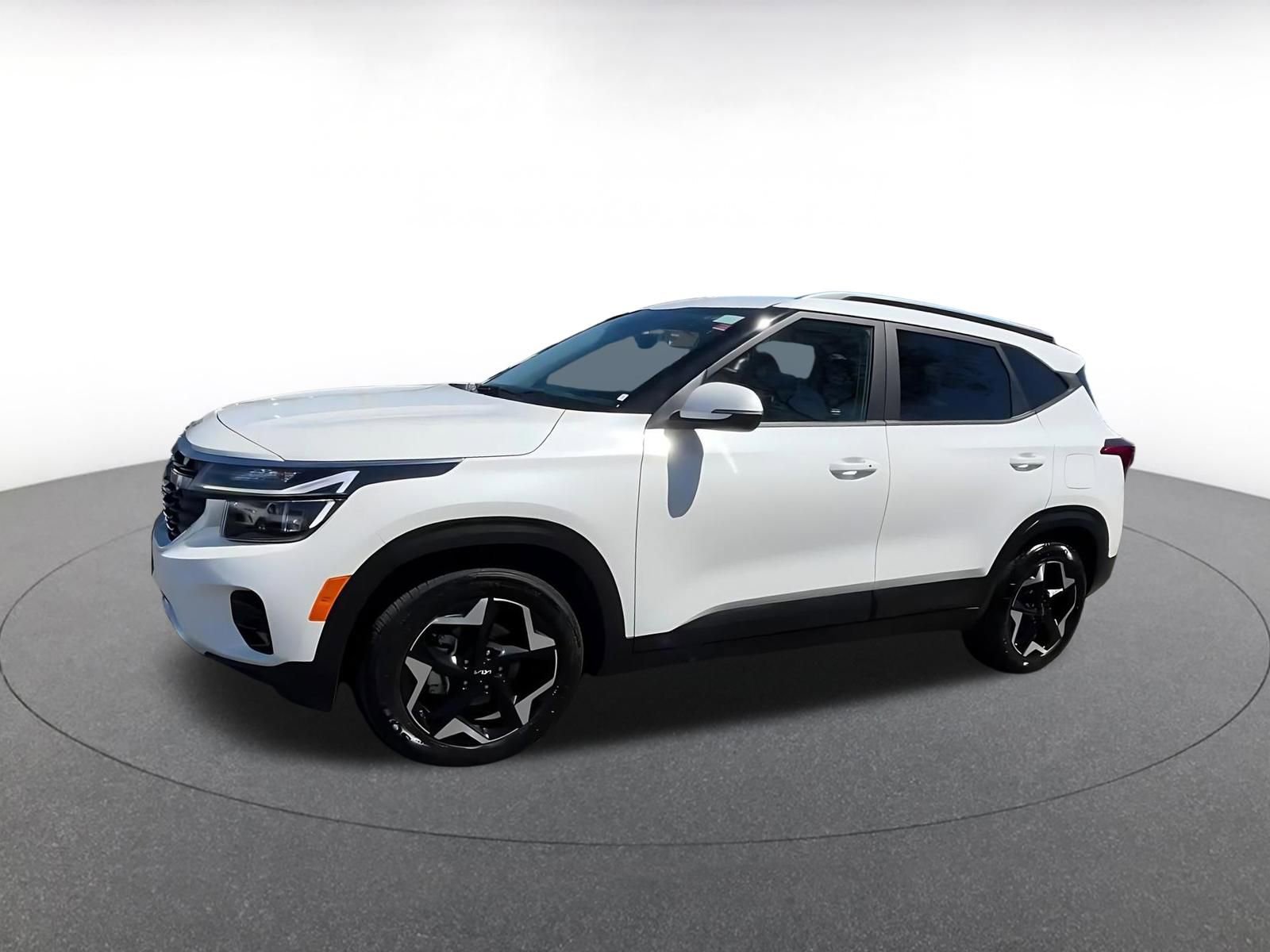 Used 2025 Kia Seltos S image 8