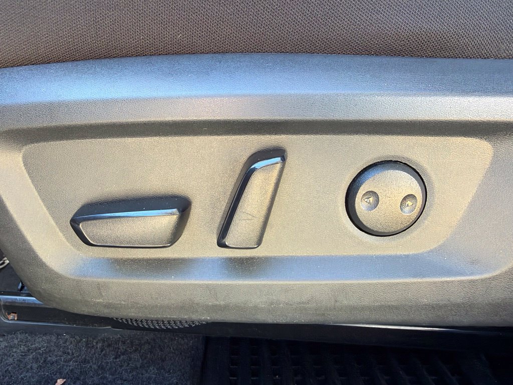 Used 2024 Nissan Rogue SV FWD image 22