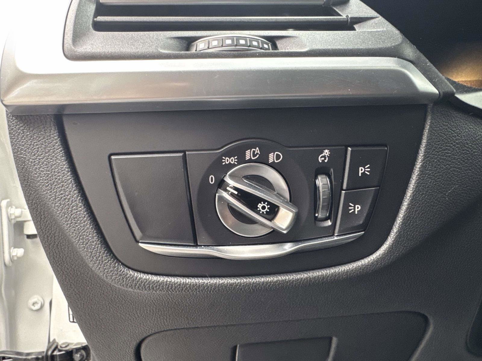 Used 2023 BMW X4 xDrive30i w/ Premium Package image 19