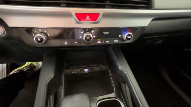 Used 2020 Kia Telluride LX FWD image 29