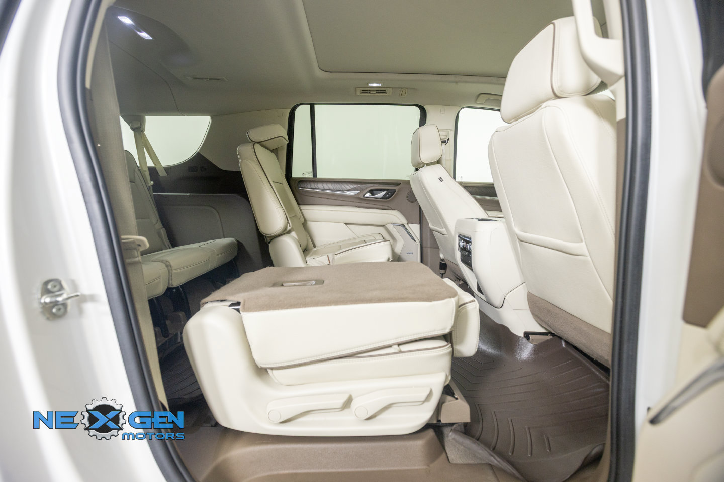 Used 2022 GMC Yukon XL Denali AWD/4WD image 43