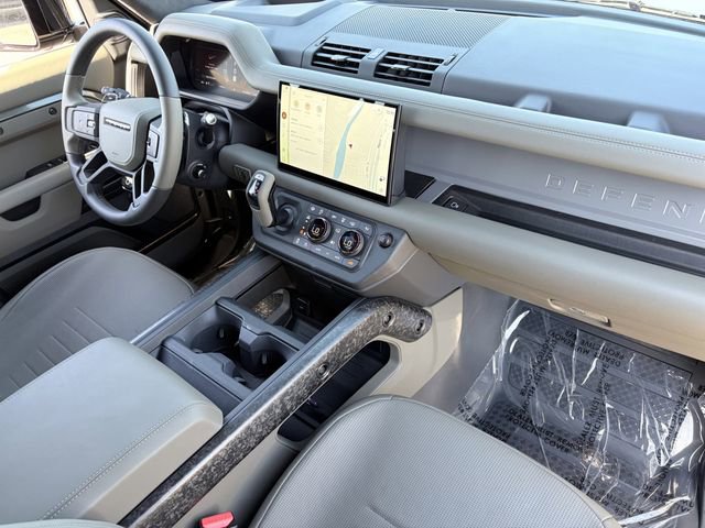 Used 2025 Land Rover Defender 110 AWD/4WD image 21