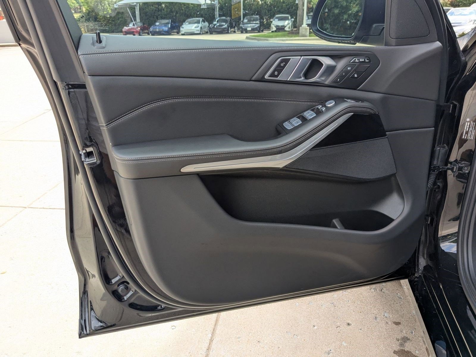 Used 2023 BMW X7 xDrive40i image 13