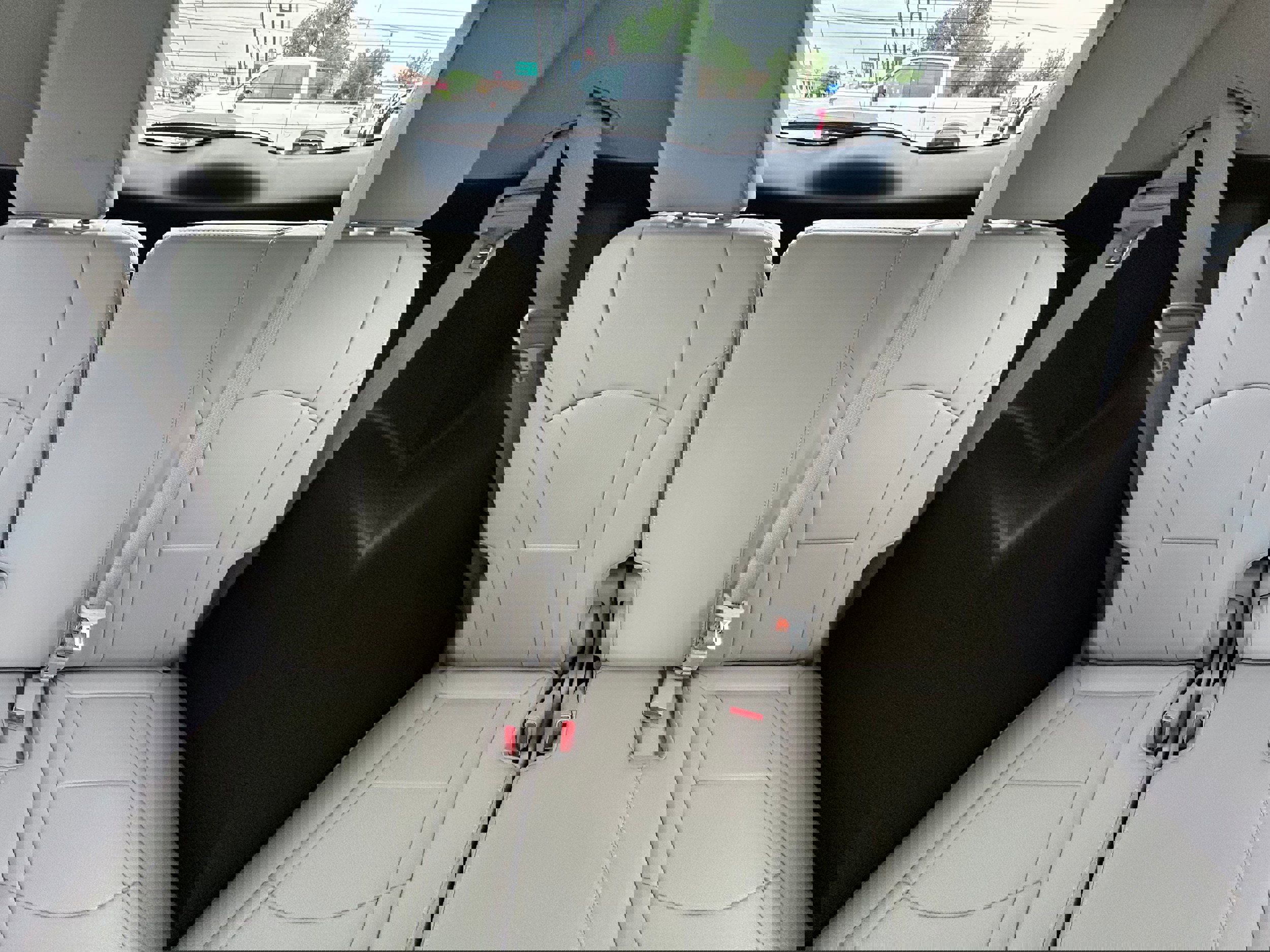 Used 2019 Buick Enclave Essence FWD image 31