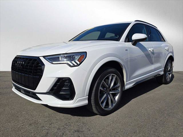Used 2023 Audi Q3 2.0T Premium w/ Black Optic Sport Package AWD/4WD image 7