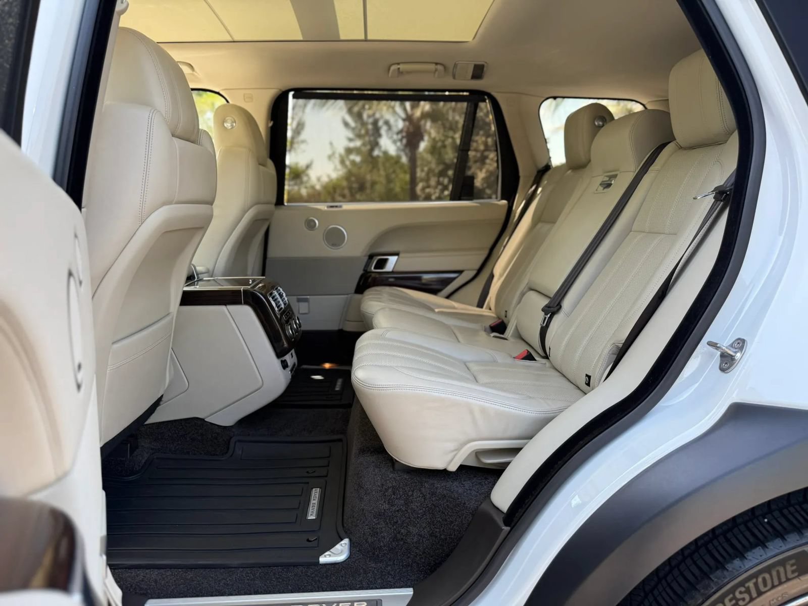 Used 2015 Land Rover Range Rover Long Wheelbase Supercharged AWD/4WD image 27