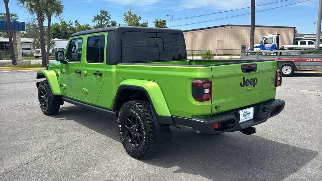 Used 2025 Jeep Gladiator Sport AWD/4WD image 3